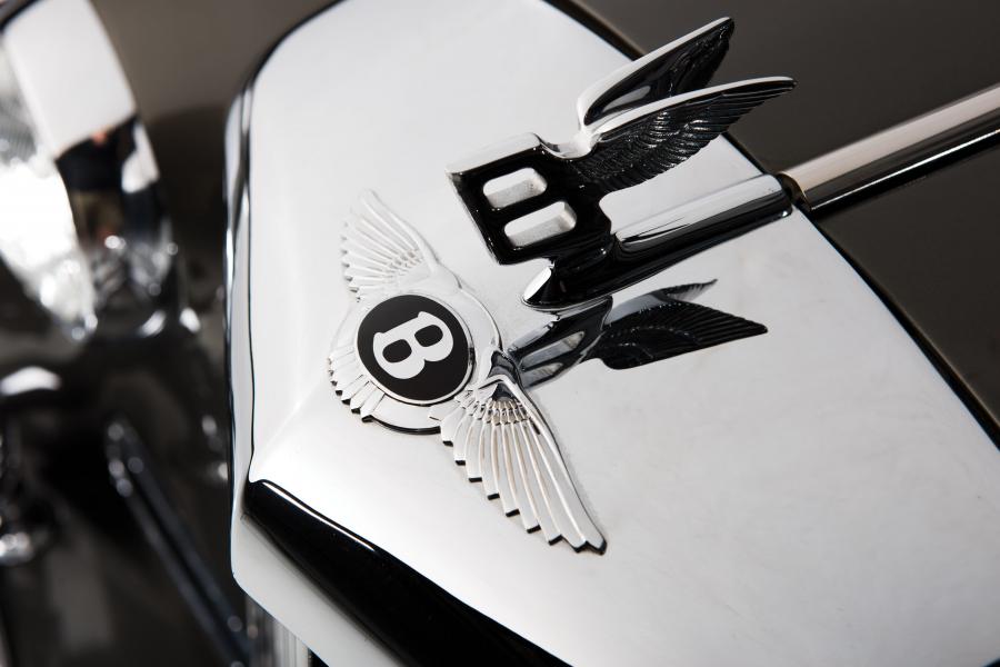 Логотип Bentley S1 Continental Drophead Coupe by Park Ward 1955 года  (фото 24 из 34)